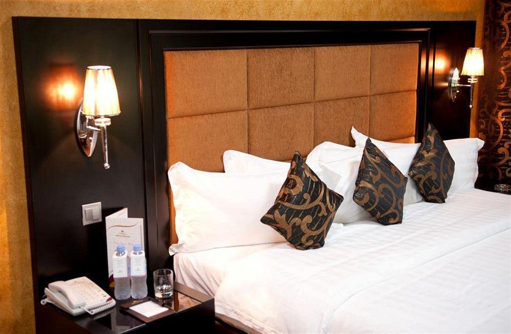 Royal Grand Suite Hotel Charjah Extérieur photo